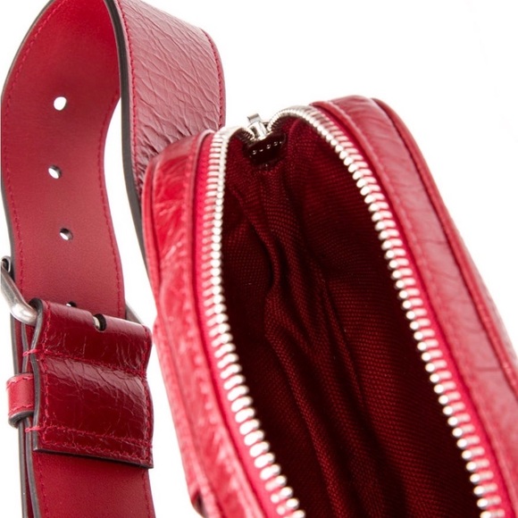 Gucci Red Morpheus leather Crackle Crossbody Belt Bag - Picture 5 of 9